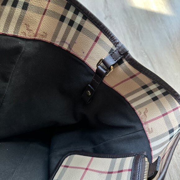 Burberry Canterbury Haymarket Leather Tote Bag - Picture 12 of 16